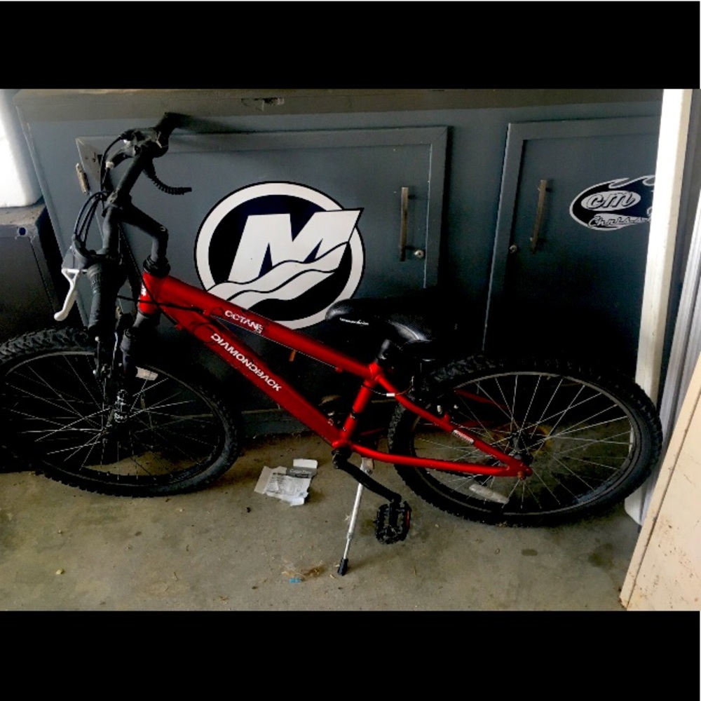 Red diamondback octane bicycle